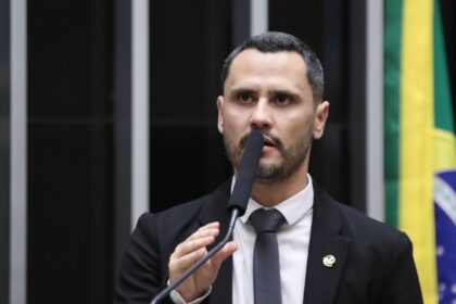 cleitinho-azevedo-e-eleito-governador-de-minas-gerais-no-1o-turno