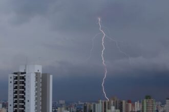 sao-paulo-tera-mais-chuvas-fortes-no-fim-da-tarde-desta-quinta-(15)