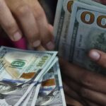 dolar-fecha-abaixo-de-r$-5-e-recua-1,58%-na-semana