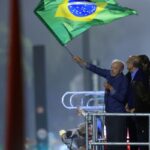 em-festa-da-vitoria,-lula-pede-que-publico-cante-hino-da-independencia