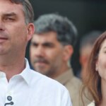 aviao-com-flavio-bolsonaro-e-familia-segue-para-miami